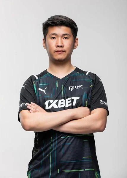 cs pro player:Garidmagnai "bLitz" Byambasuren