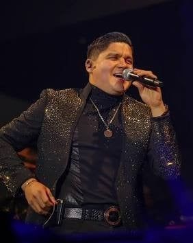 Esteban Moreno Carrillo (Banda Carnaval) (En Vivo 2025 Medley Festival Arre) Version 2, Trained