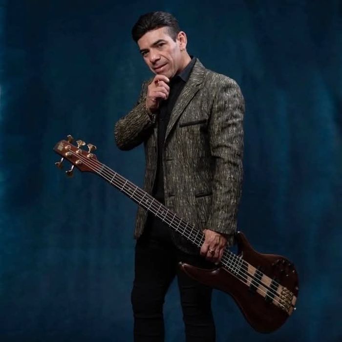 ALEJANDRO VELIZ 
