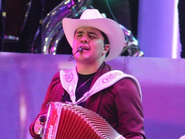 Fidel Oswaldo Castro (Grupo Marca Registrada) (En Vivo 2025 Medley Festival Arre) Version 2, Trained