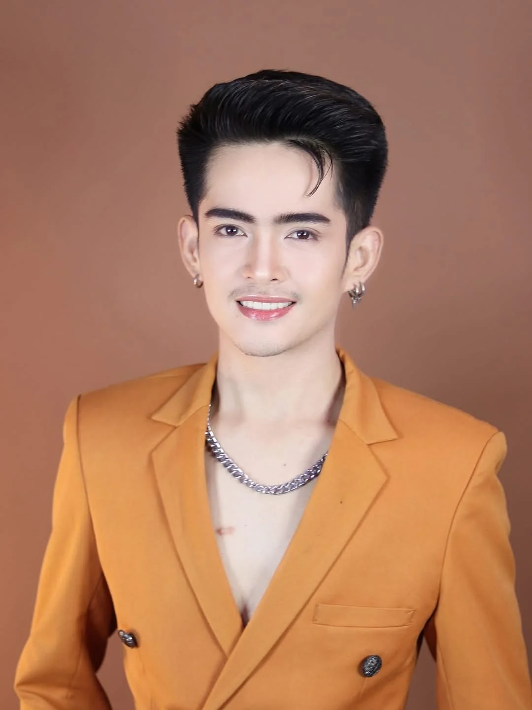 แบม ธนวัฒน์