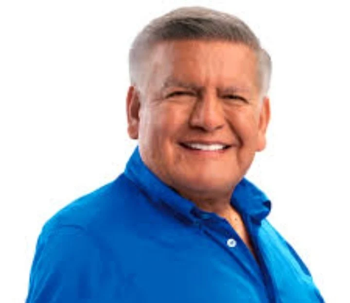 Cesar acuña 