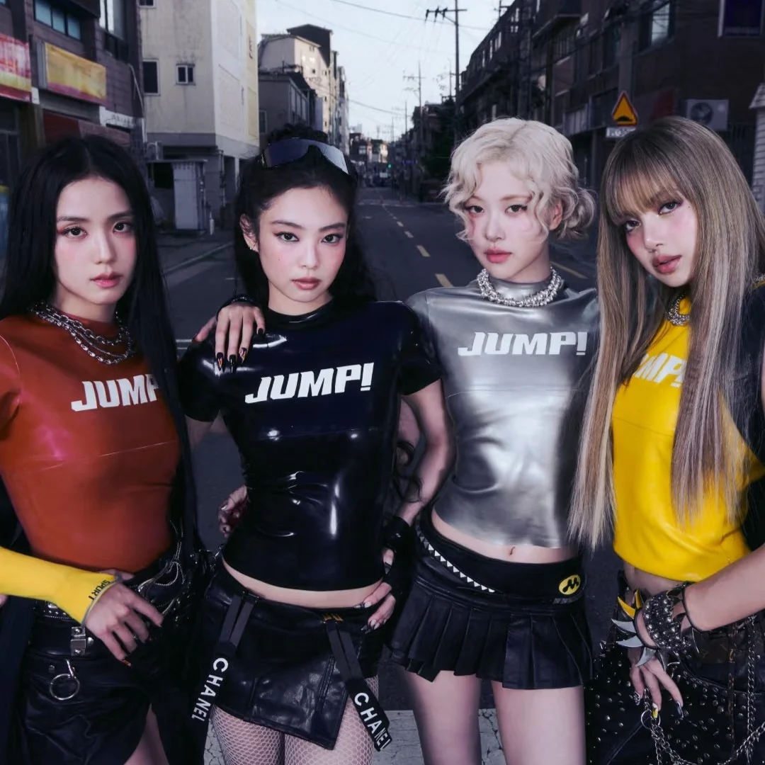BLACKPINK Group Chorus/All members (블랙핑크,BLΛƆKPIИK,ブラックピンク ,):김지수(金智秀,JISOO)、김제니(金珍妮、Jennie Kim)、박채영(朴彩英,ROSÉ,Roseanne Park)、LISA(ลลิษา มโนบาล、Lalisa Manobal、라리사 마노반、BLACK PINK)