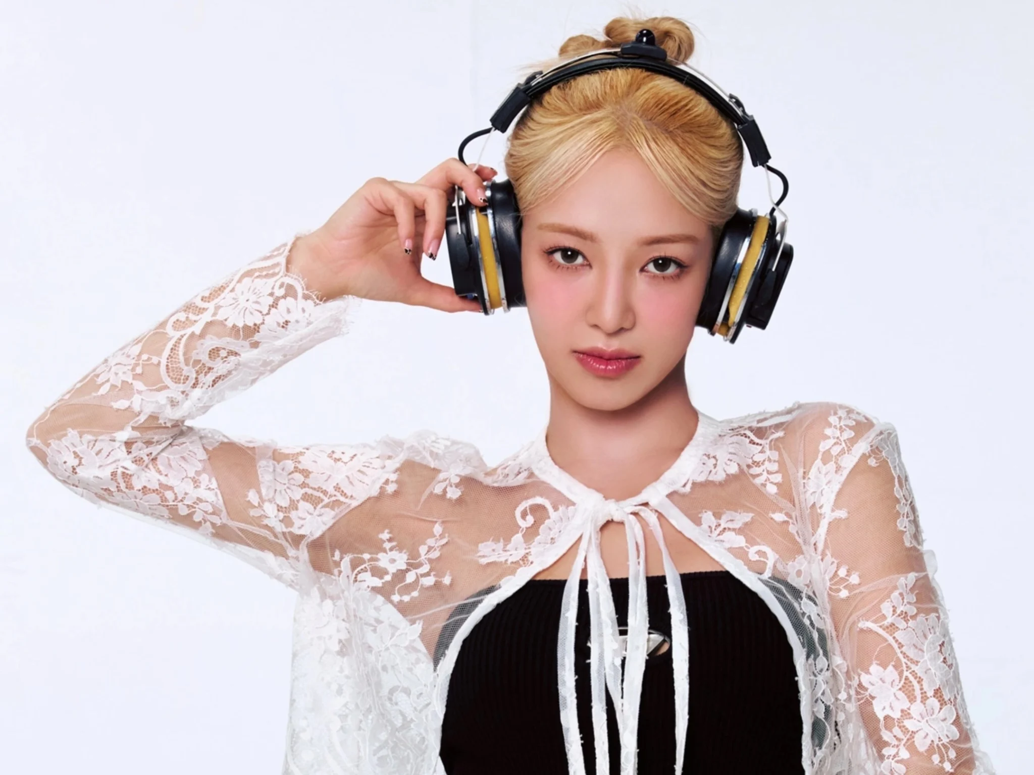 HYOYEON from GIRLS' GENERATION & GOT THE BEAT & SOLO