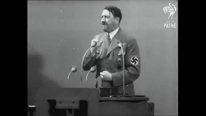 Adolf Hitler: Discurso en la fábrica Krupp en Alemania (1935) | British Pathé