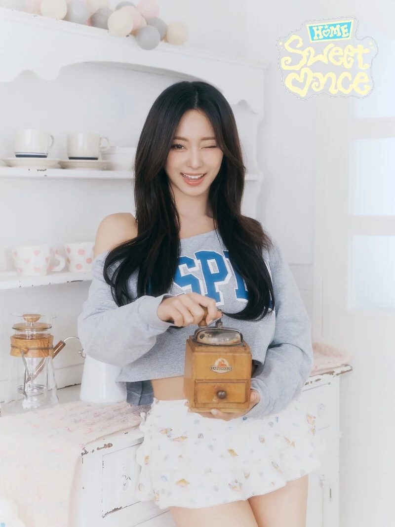 Tzuyu by Luca
