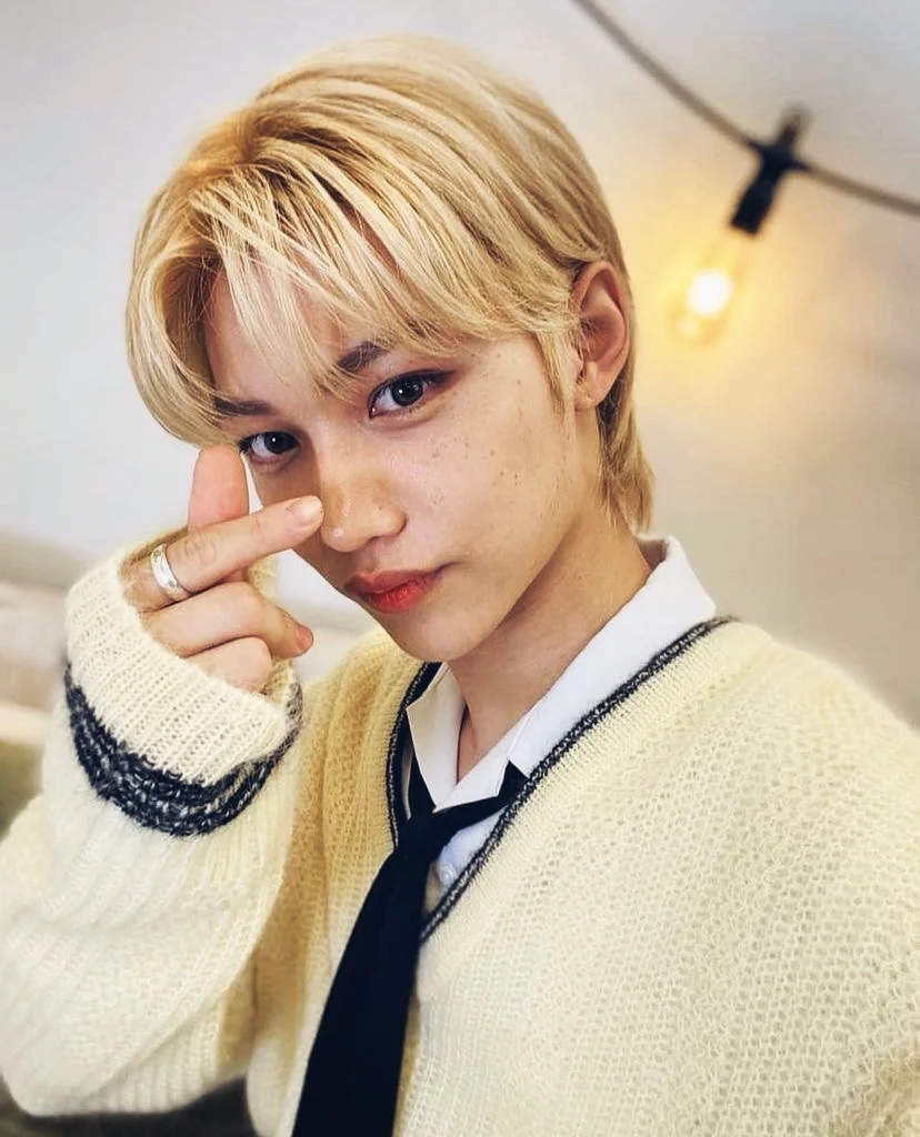 Lee Felix StrayKids Calm/ASMR/Relaxed/Deep Voice