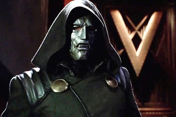 Doctor Victor Werner von Doom-Héctor Mario Arvizu Olivas-Los Cuatro Fantásticos y Silver Surfer-Fantastic Four-4-2005-2007-Marvel Comics live action-Pelicula-Peliculas en Vida real (Latin Americ-American Spanish Dub-Español latino)