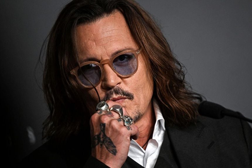 - Johnny Depp - {Average Quality}