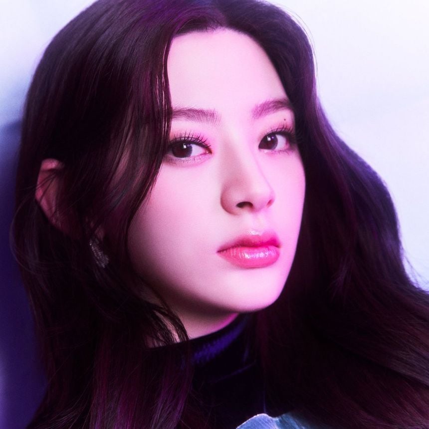 SEEUN (From STAYC)