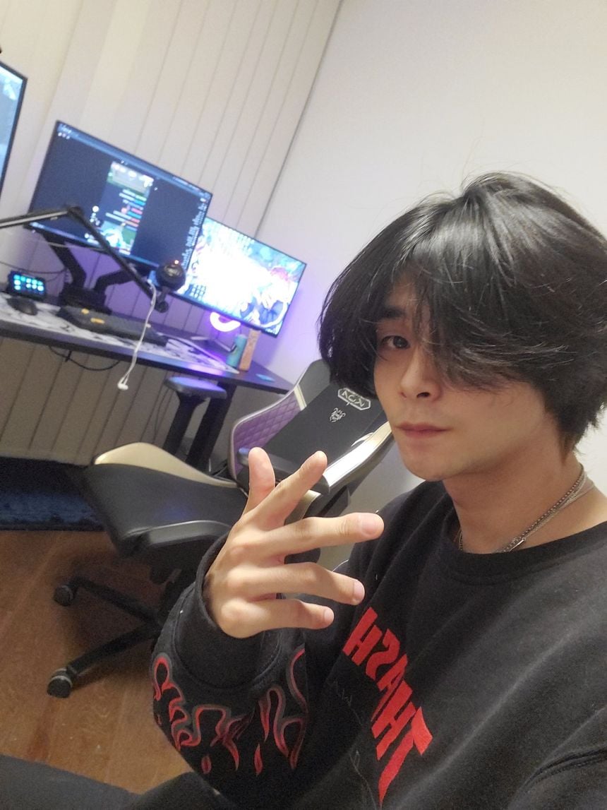 schrodingerLee(Twitch Streamer,Youtuber)