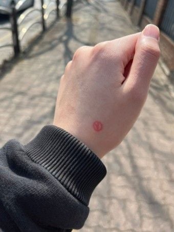 U