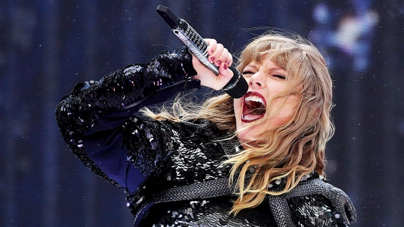 Taylor Swift (Reputation Stadium Tour)