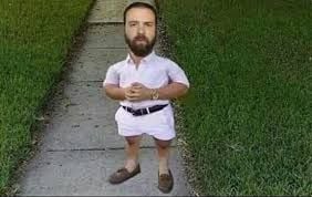 Anão de Jardim (Nando Moura Youtuber Brazilian)
