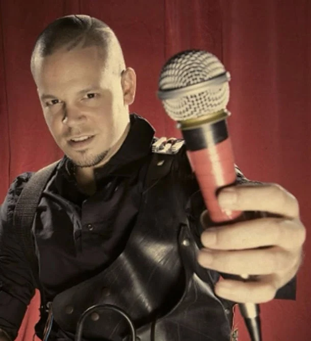 Residente - Calle 13 (Entren Los Que Quieran)