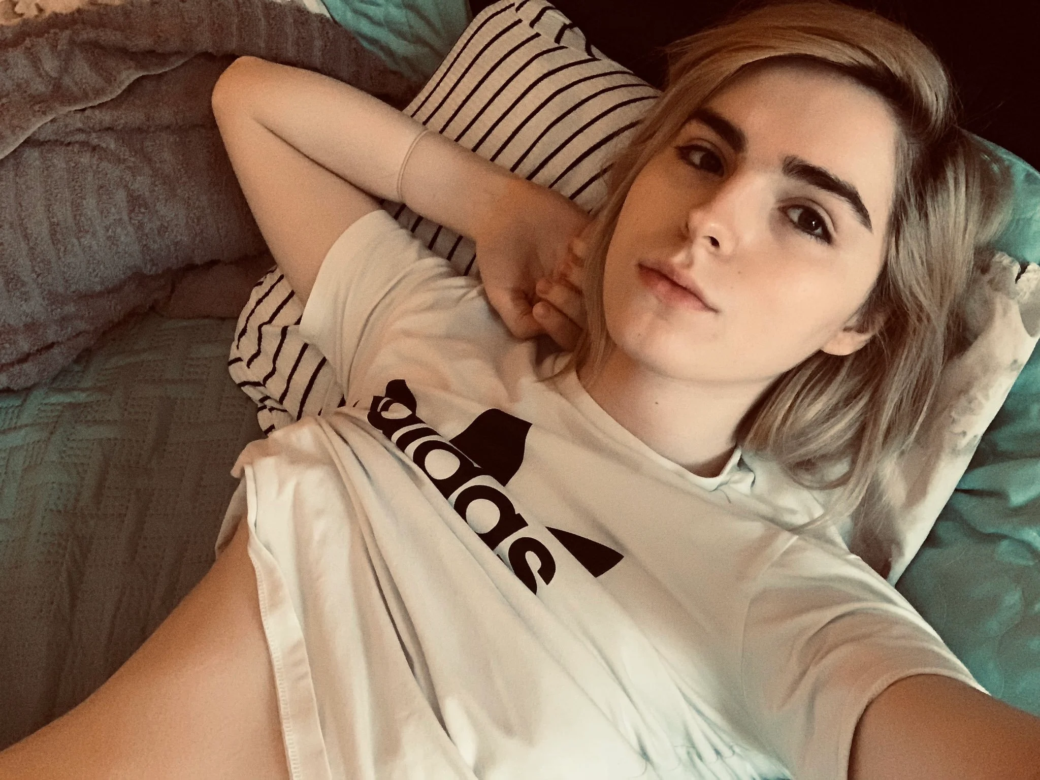 Ella Hollywood (Jean Hollywood)