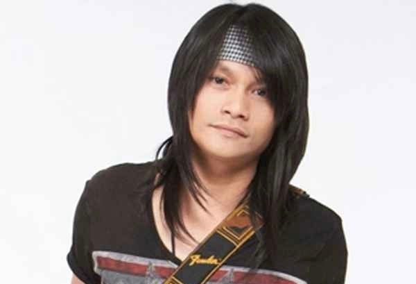 พี สะเดิด (P Saderd) [Thai Rock E-Sarn]