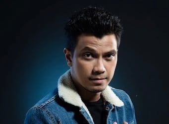 หนุ่ม กะลา (Num Kala) [Thai Rock Singer]