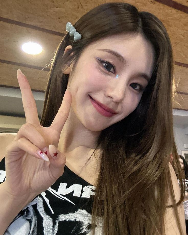 Hwang Yeji<3