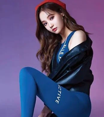 MOMOLAND YEONWOO