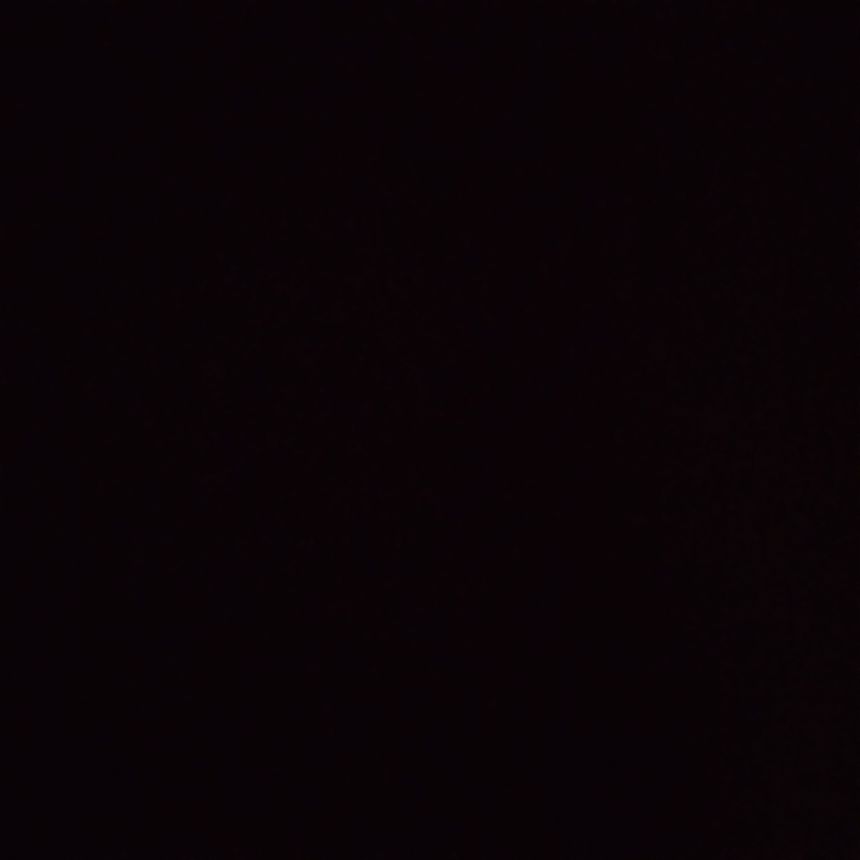 ،