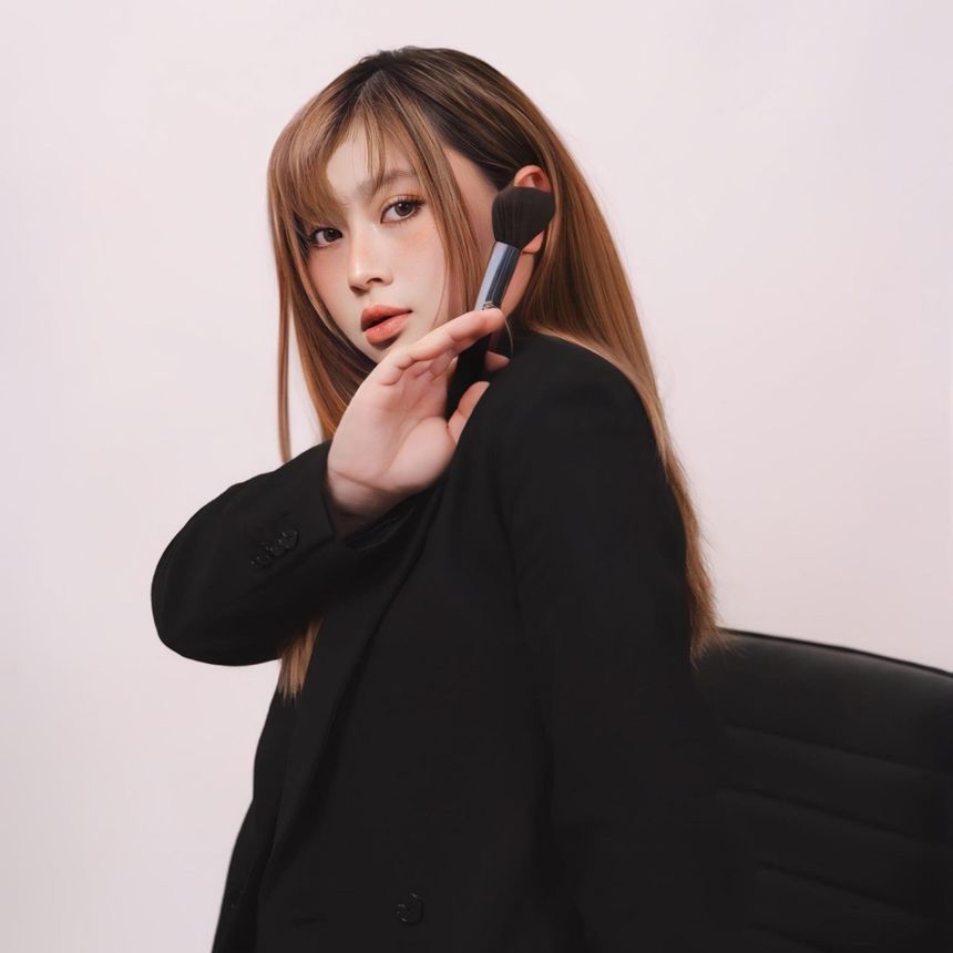Avy L. Nguyễn