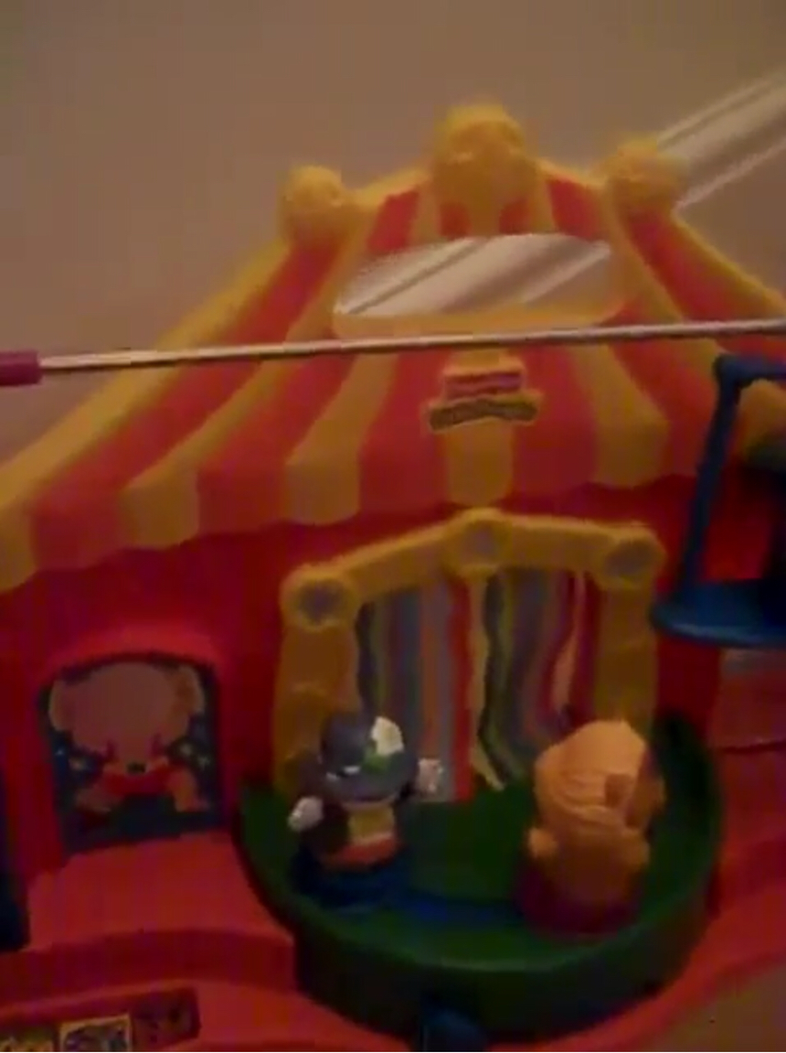 Eddie the circus announcer (little people)