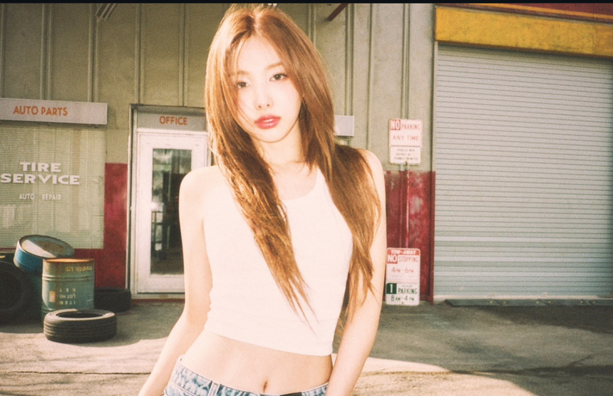 NAYEON OF TWICE [ALL ROUND VER]