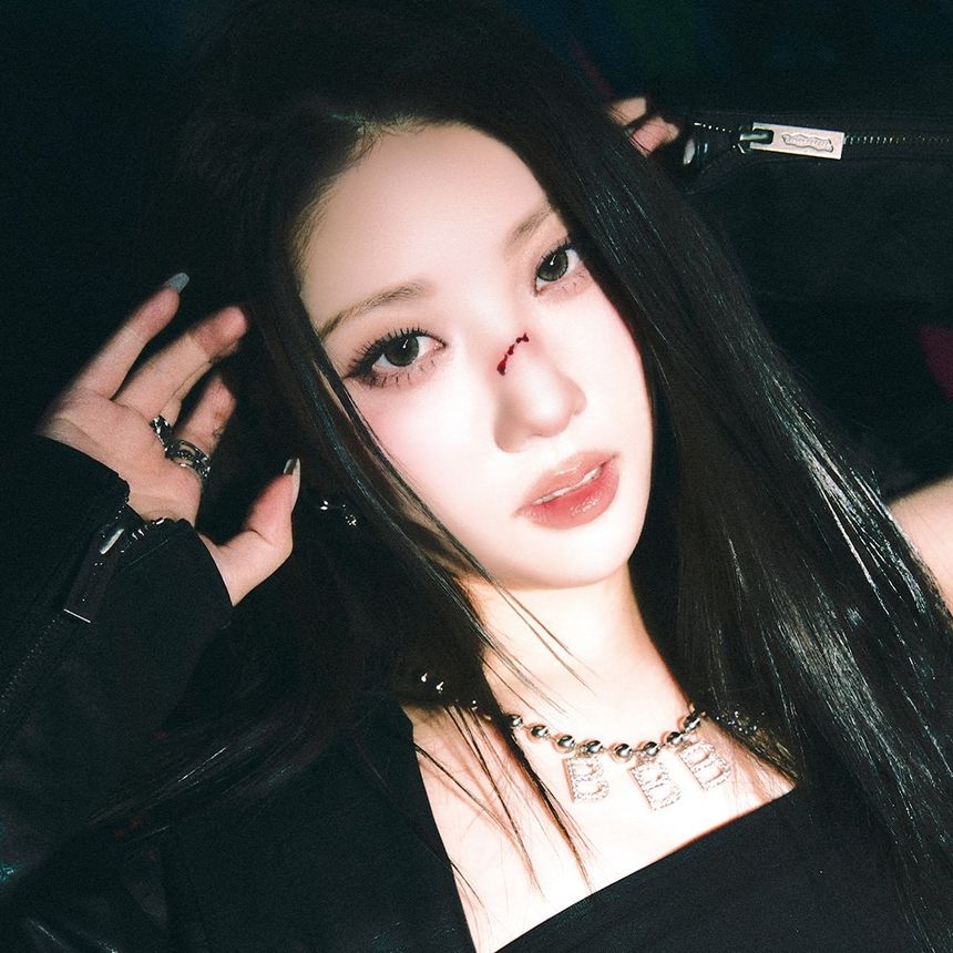 Chaein (Purple Kiss)