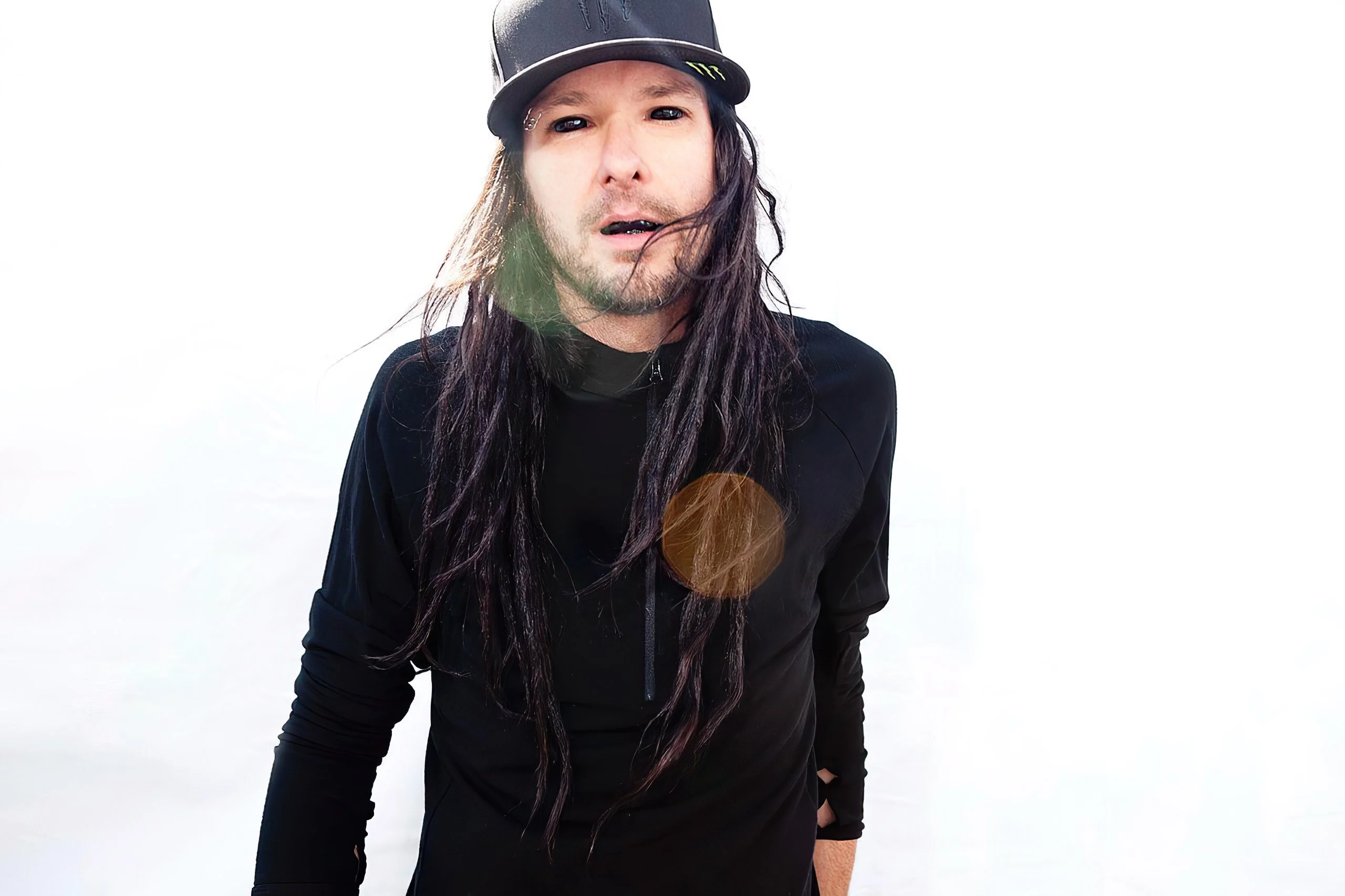 Jonathan Davis (clean + aggressive vocals)