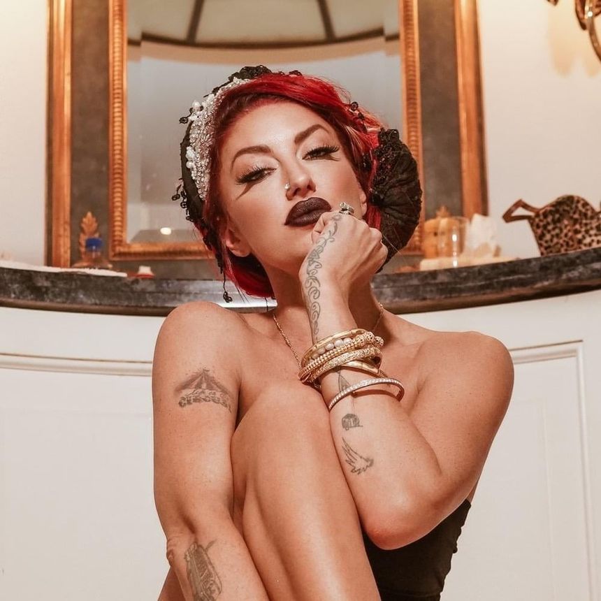 Neon Hitch
