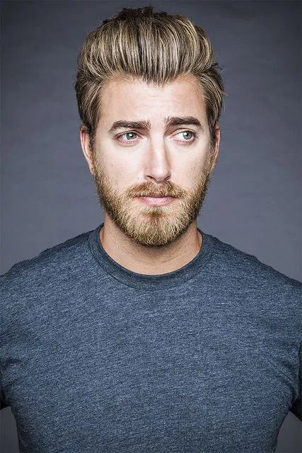 Rhett McLaughlin (Buenos Y Míticos Días)