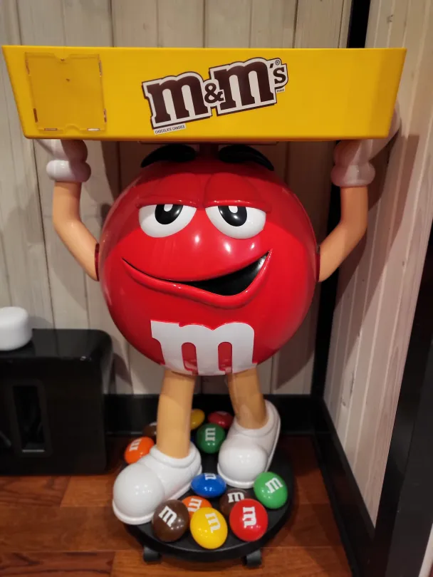 M&M Rojo (M&M's) (Español Latino)