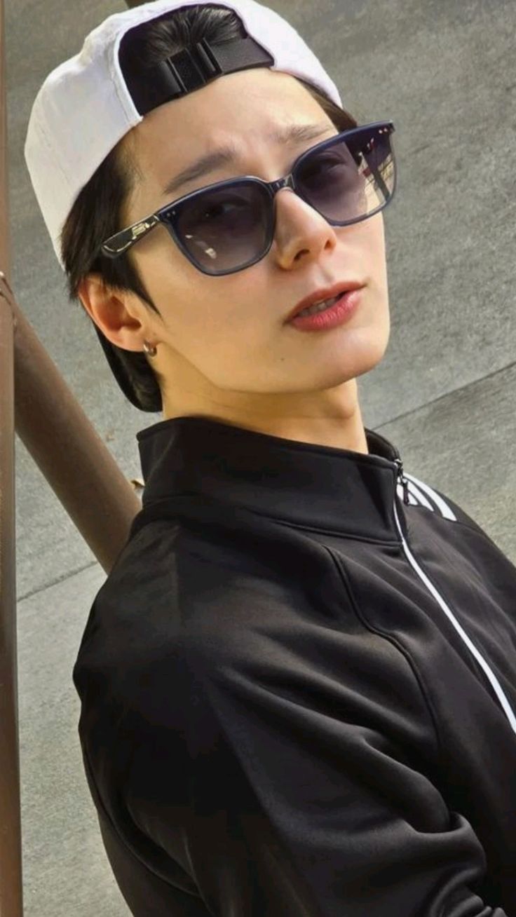 HWANWOONG 🕶 talk 