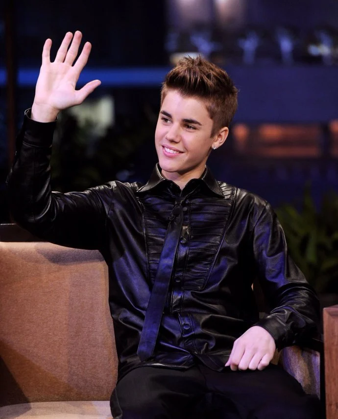  Justin Bieber (Under The Mistletoe) (Speaking-Rapping)