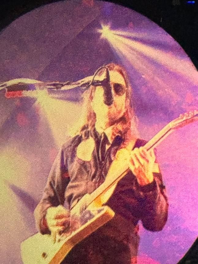 Brian Bell (Weezer)