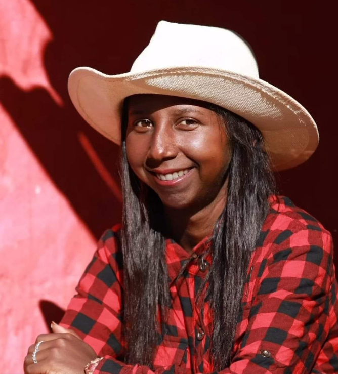 MENINA DA BOTA
