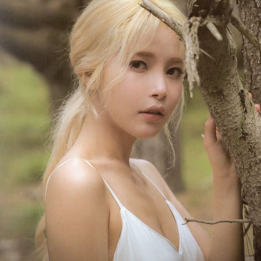 Kim Yong Sun - MAMAMOO (SOLAR) 2.0 (by @urann._.u)