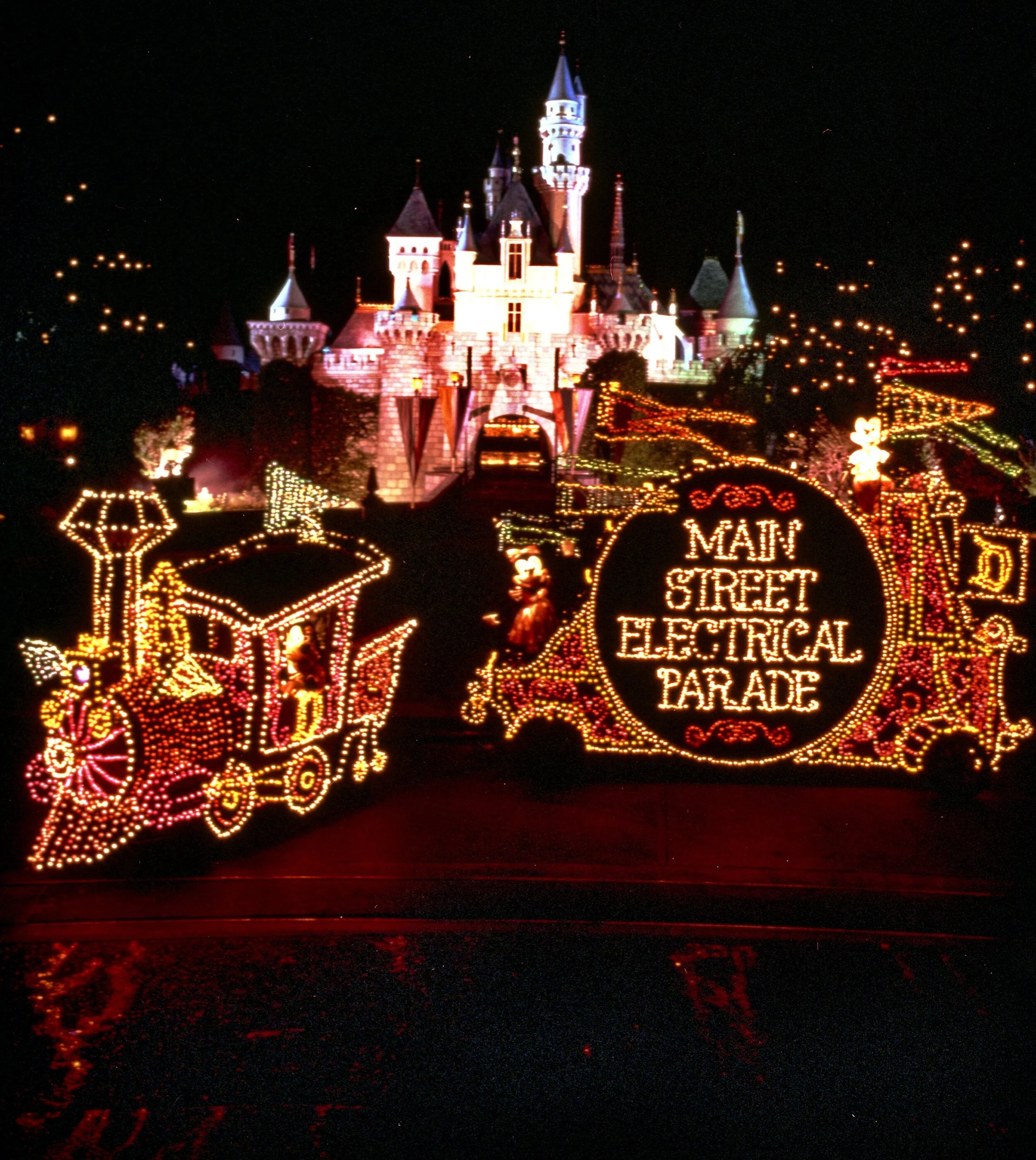 Disneyland Main Street Electrical Parade (Classic Voice)