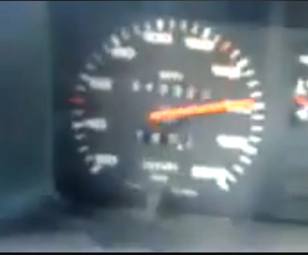 Slow down, please!/Блять, тормози! 