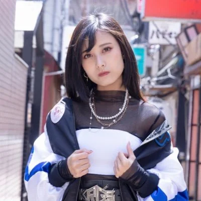 Sumi Tomomi Jiena (of Kamen Rider Girls)