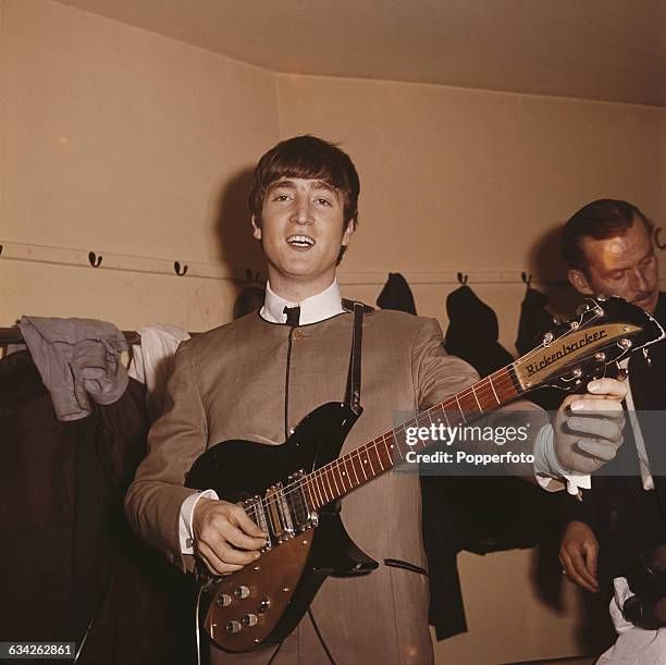 JOHN LENNON (1963 ERA) (The Beatles) high notes and whistle/head/falsette