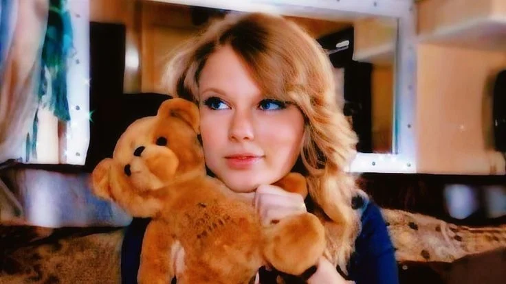 Taylor Swift (Fearless Era) [2008]
