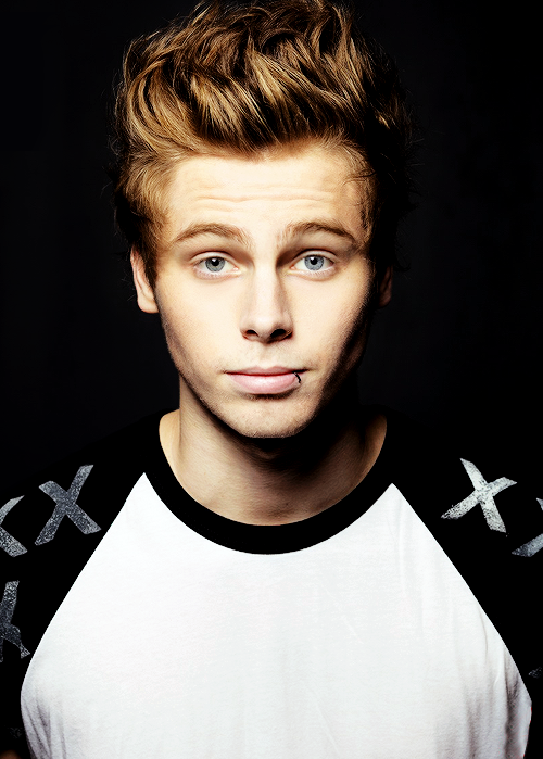 Luke Hemmings (5 Seconds Of Summer Era 2014)