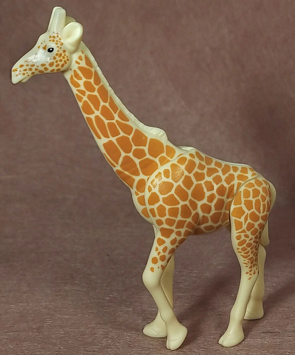 Maggie Dence the MAXI GIRAFFE