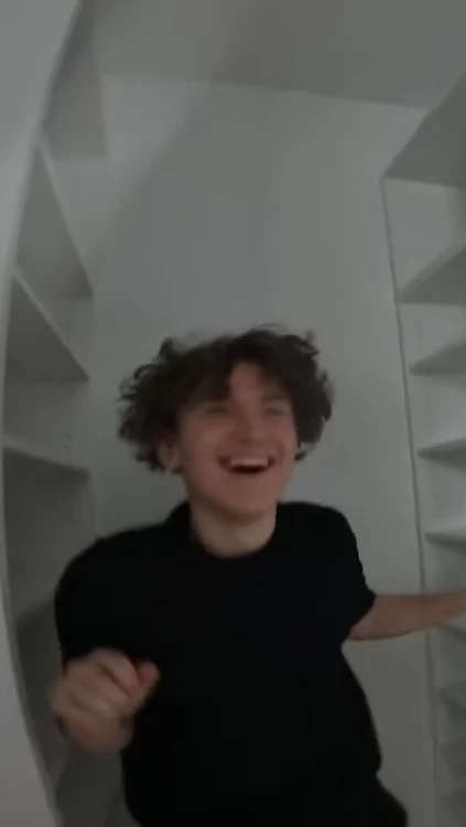 elliot (HD) 2025