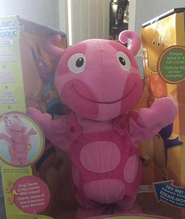 Sing And Spin Uniqua