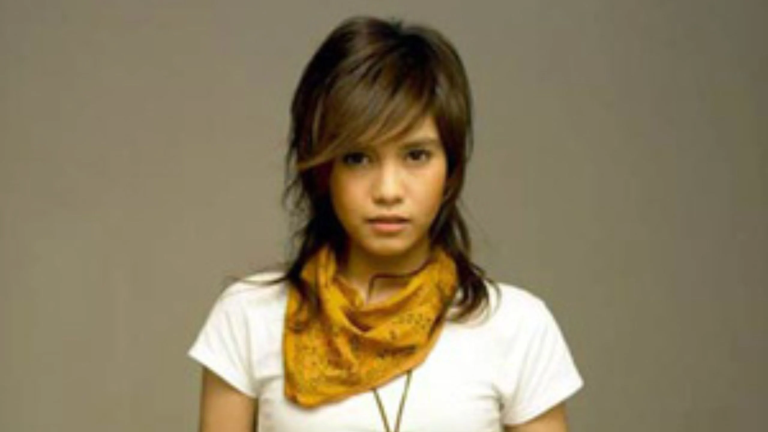 พั้นช์ วรกาญจน์ ยุคอัลบั้ม นักร้องเปื้อนฝุ่น (Punch Vorakan Nuk Rong Peuan Foon Era) [Thai Woman Singer]