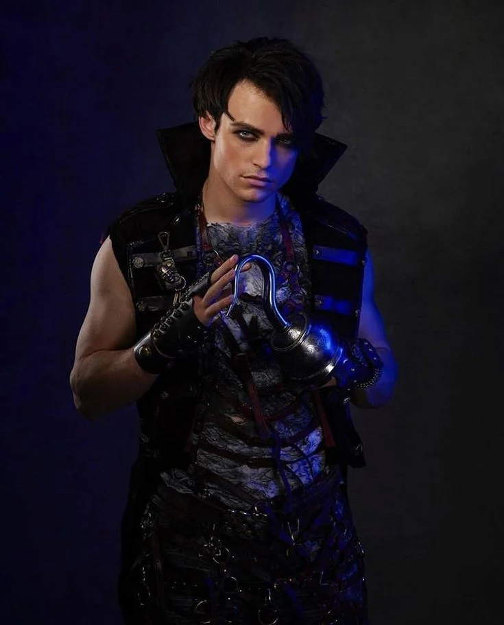 Harry (Thomas Doherty): Descendants