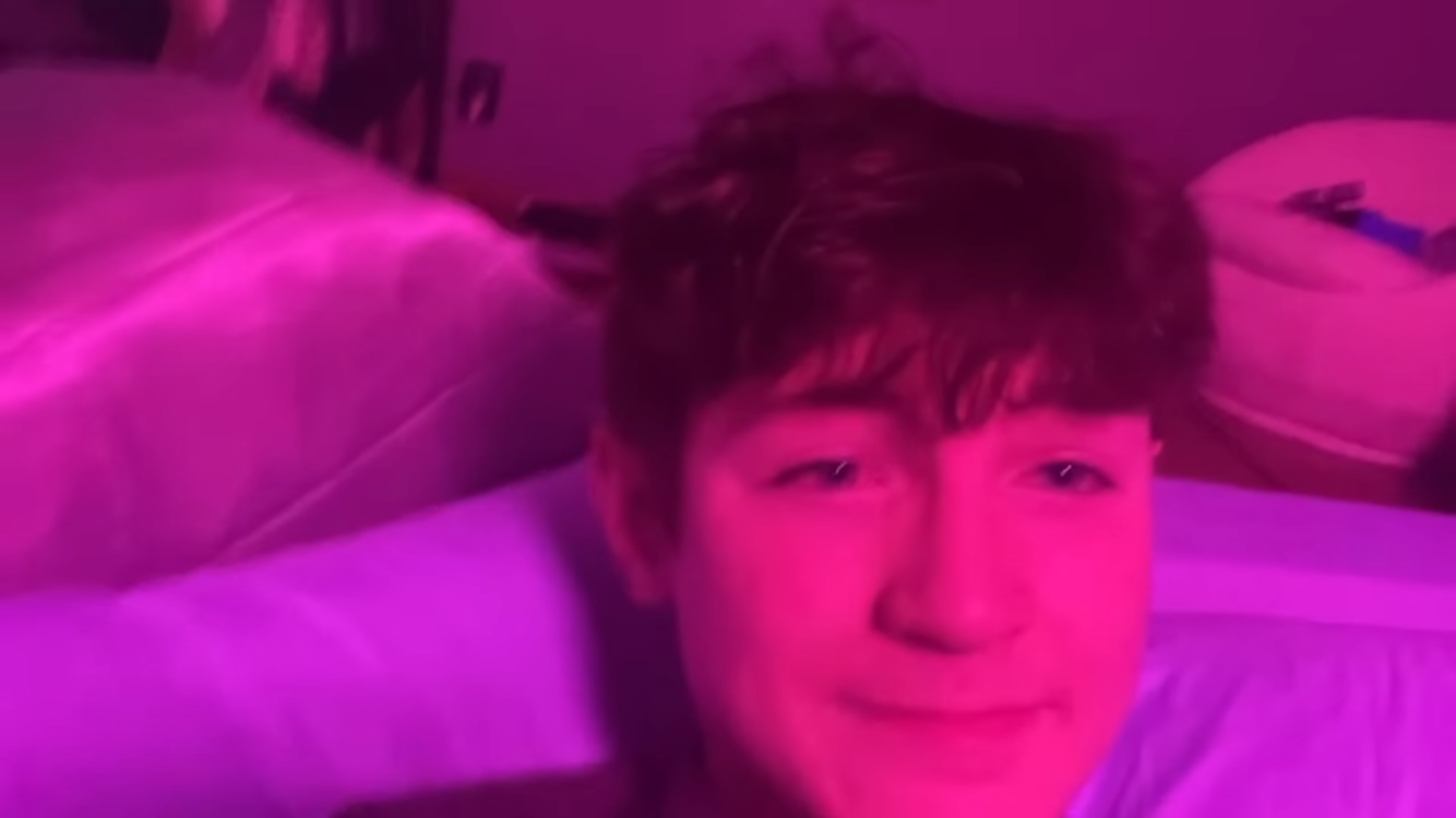 Elliot (singing voice)